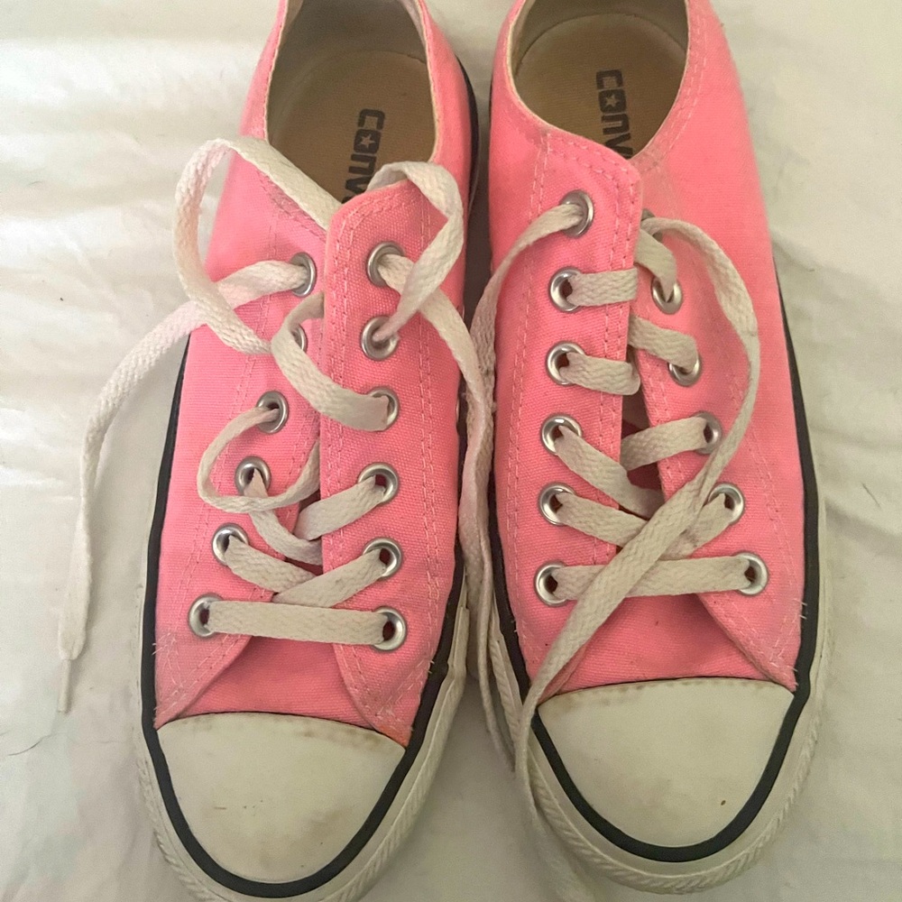Ladies Converse bright pink color.